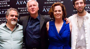 Landau, Cameron, Sigourney e Joel Moore estiveram em SP para entrevista coletiva de imprensa sobre DVD de <i>Avatar</i> - Divulgação