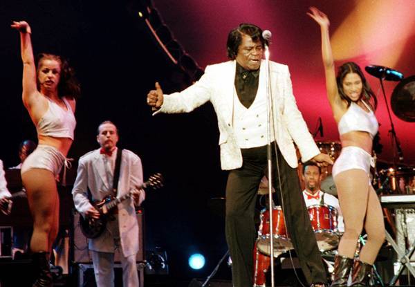 James Brown em janeiro de 2000, em um show em Beirut.
 - AP